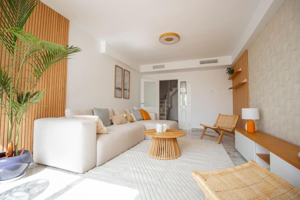 Apartment Bright Nordic Style Penthouse In Beachside *