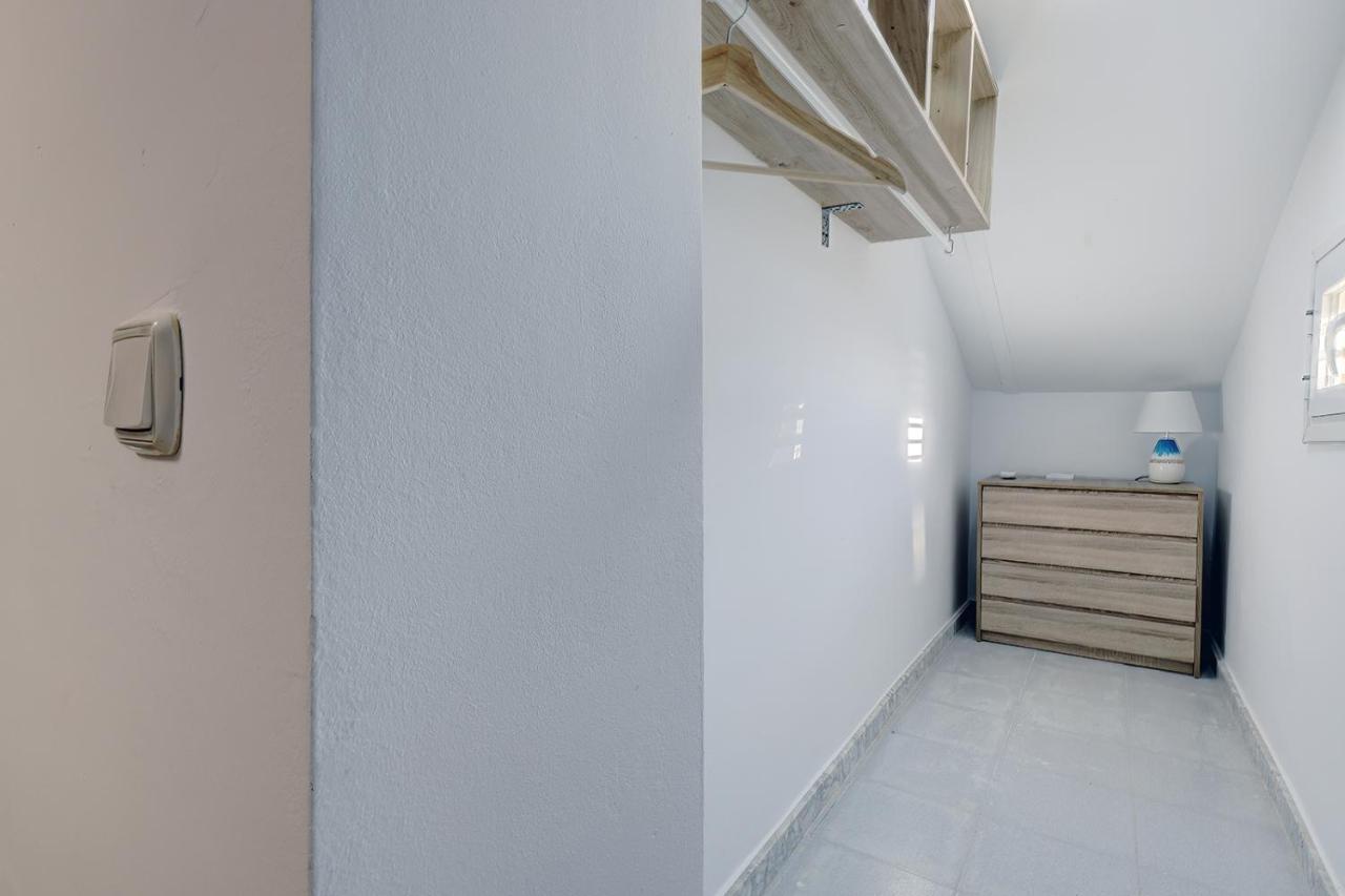 Bright Nordic Style Penthouse In Beachside Apartment *
